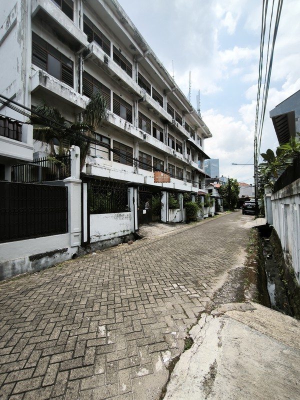 Bangunan 4 Lantai di Jakarta Barat cocok untuk dijadikan kost eksklusif Lokasi Strategis dan Premium