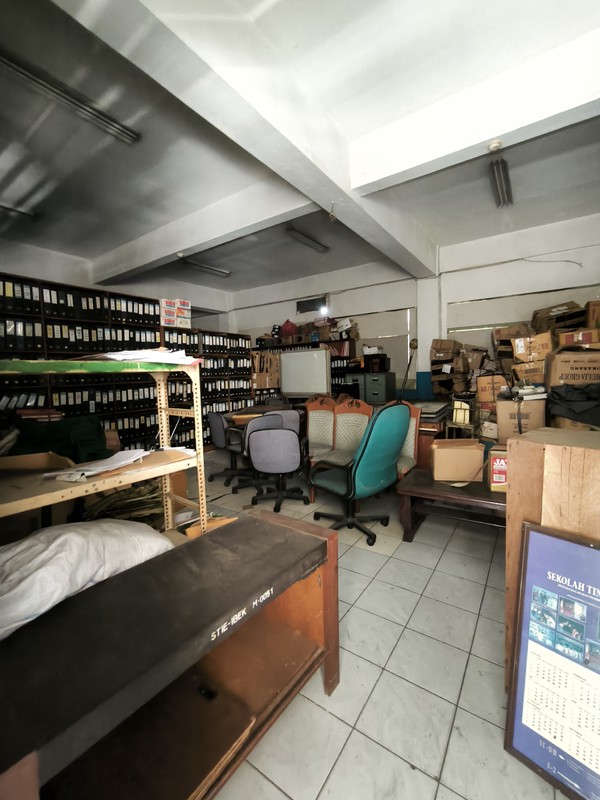 Bangunan 4 Lantai di Jakarta Barat cocok untuk dijadikan kost eksklusif Lokasi Strategis dan Premium