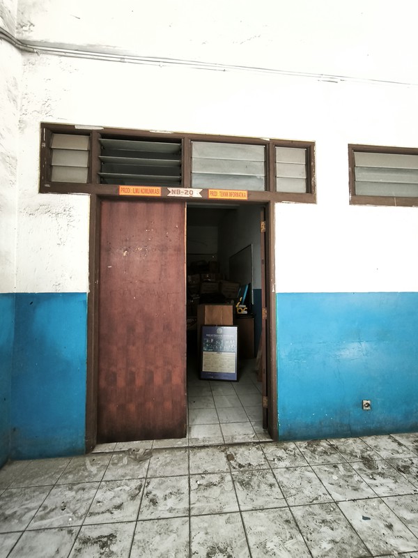 Gedung 4 Lantai di Jl. Mandala Utama, kawasan paling strategis di Jakarta Barat