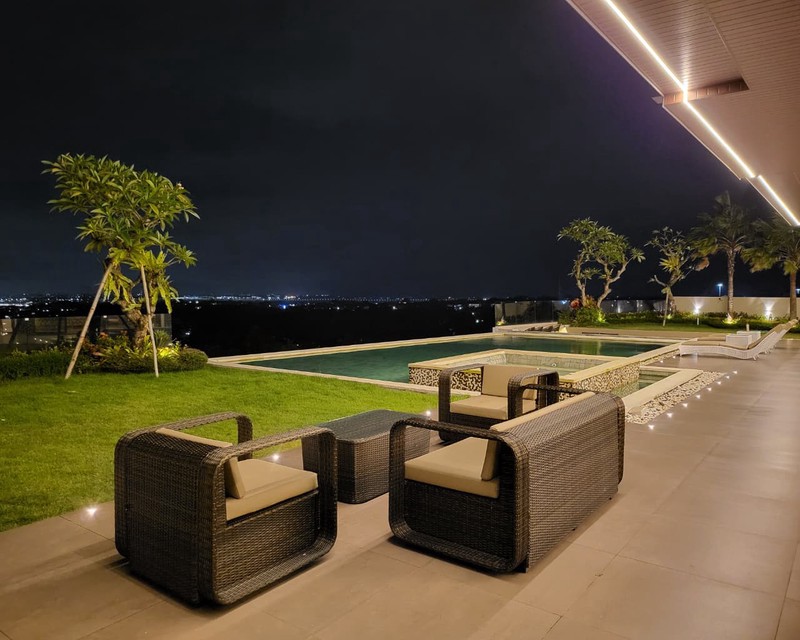 FREE HOLD - Exquisite 4-Storey Luxury Villa with Panoramic Views in Ungasan - BALI