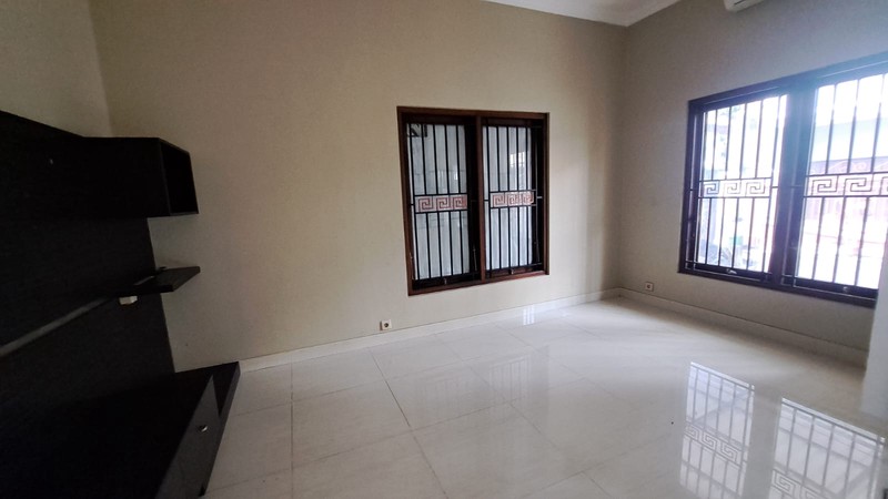 Jual/Sewa Rumah 5 Kamar Tidur Eksklusif Dalam Perum, Ngestiharjo, Kasihan, Bantul (Dekat Umy)