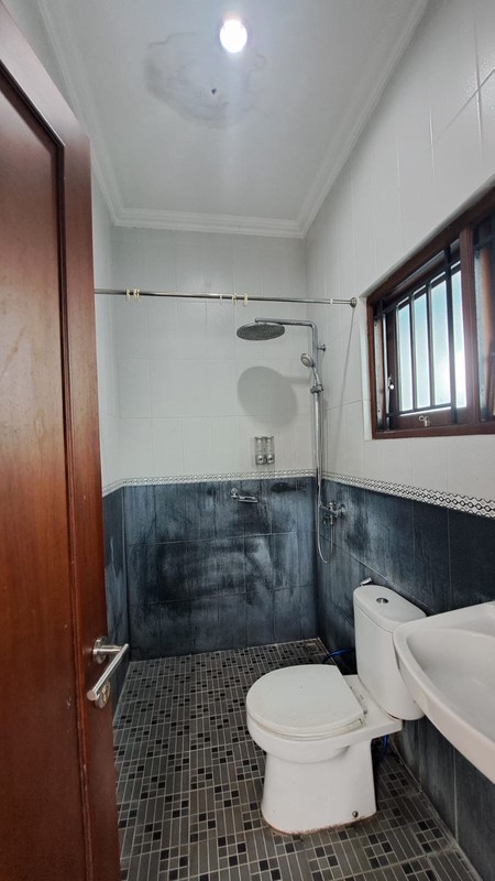 Jual/Sewa Rumah 5 Kamar Tidur Eksklusif Dalam Perum, Ngestiharjo, Kasihan, Bantul (Dekat Umy)