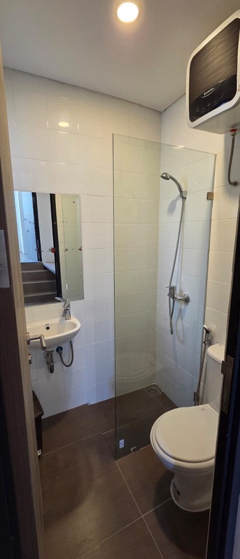 Rumah 2 Lantai di Jual, Freja House & Suite