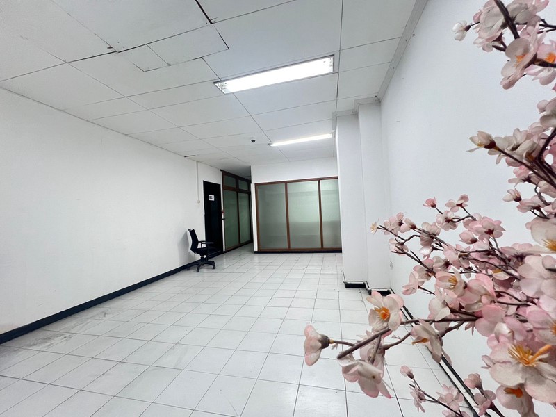 JUAL CEPAT Ex. Kantor Kondisi Bagus  Jl. Raya Kapas Krampung Surabaya