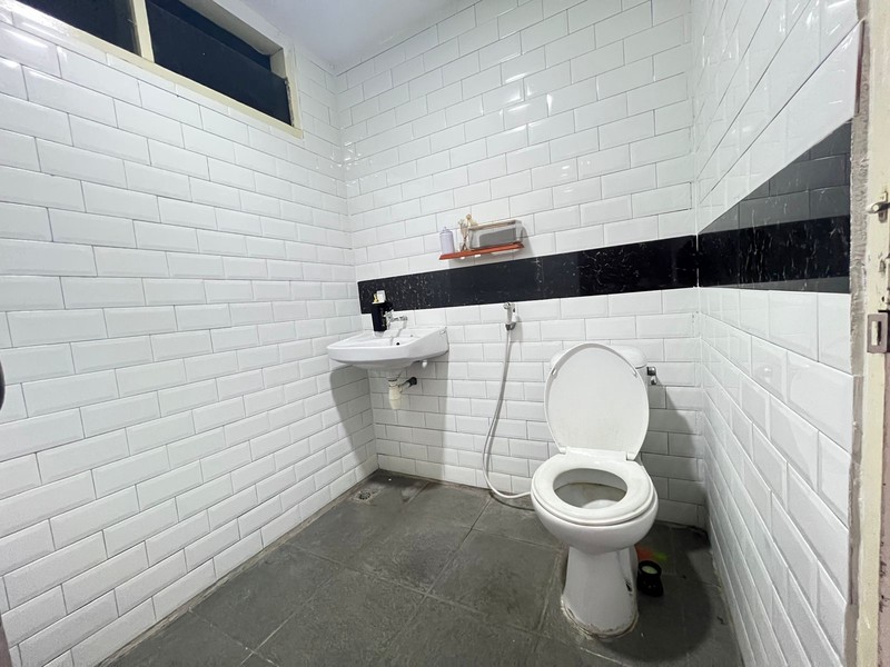 JUAL CEPAT Ex. Kantor Kondisi Bagus  Jl. Raya Kapas Krampung Surabaya