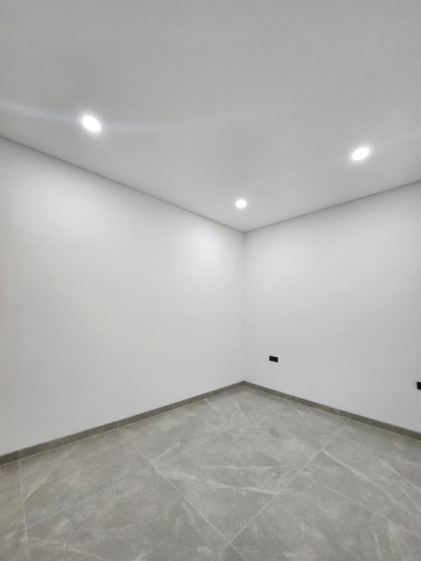 Dijual Rumah Modern 3 Lantai  Villa Taman Telaga Citraland Surabaya Barat