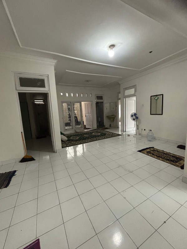 Dijual Rumah 4 Lantai Lokasi Strategis di Daerah Jombor Lor , Sinduadi - Sleman 