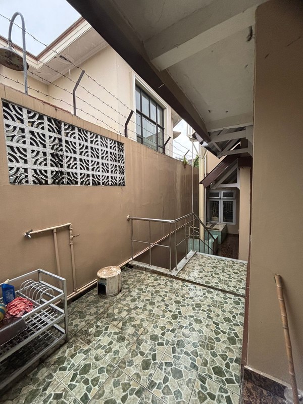 Dijual Rumah 4 Lantai Lokasi Strategis di Daerah Jombor Lor , Sinduadi - Sleman 