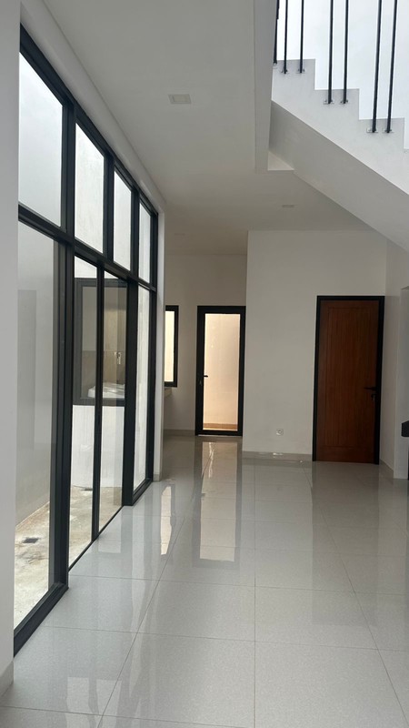 Hunian Minimalis 2 Lantai di Cirendeu