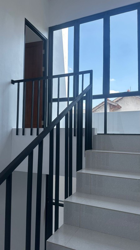 Hunian Minimalis 2 Lantai di Cirendeu