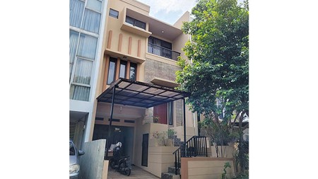 Rumah Pelangi Ungu, Kelapa Gading