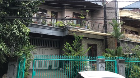 Rumah Tinggal 2 Lantai di Kebon Baru Jaksel