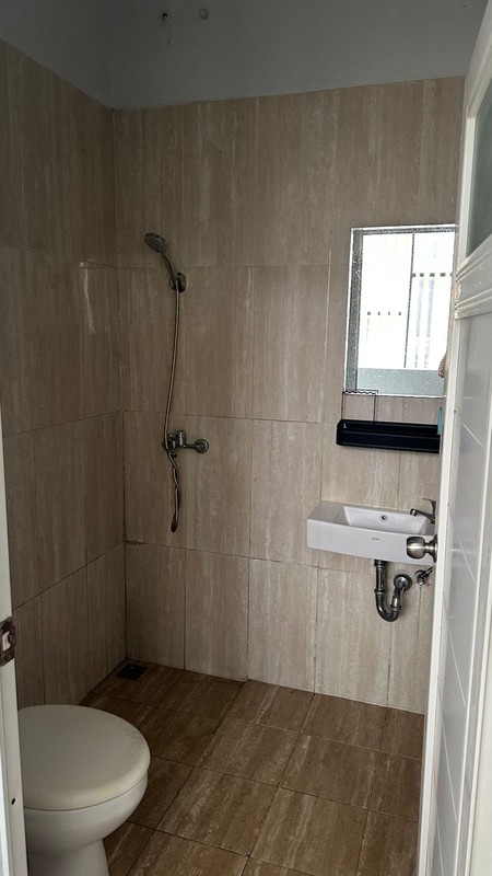 Rumah Modern Minimalis 2 Lantai di Cirendeu