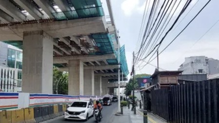 DIJUAL RUMAH LAMA STRATEGIS DI BISA UNTUK USAHA / KOMERSIAL DI PROKLAMASI, MENTENG