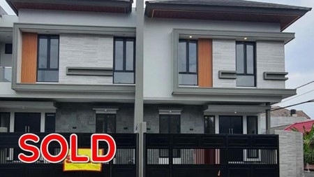 Dijual Rumah 2 lantai di Nginden Intan Timur Surabaya