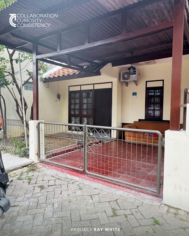 Jual Rumah Murah Wiyung Surabaya Barat Rumah Siap Huni Dekat Tol Gunungsari & Satelit, Dekat Pakuwon Mall Surabaya, Dekat Unesa & Citraland, Dekat Sekolah Internasional ekat Sentra Wisata Kuliner Sura