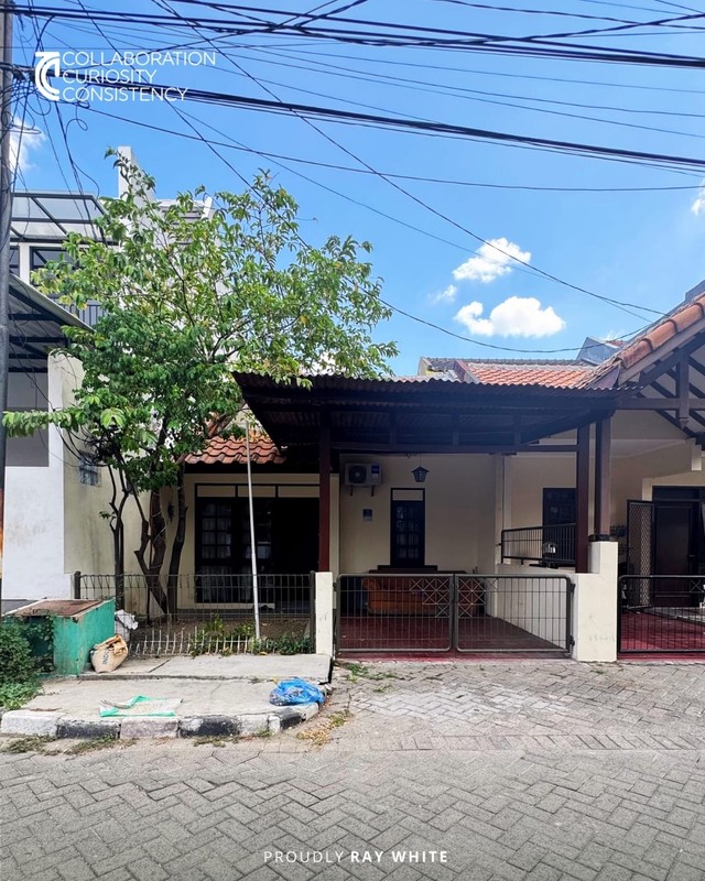 Jual Rumah Murah Wiyung Surabaya Barat Rumah Siap Huni Dekat Tol Gunungsari & Satelit, Dekat Pakuwon Mall Surabaya, Dekat Unesa & Citraland, Dekat Sekolah Internasional ekat Sentra Wisata Kuliner Sura