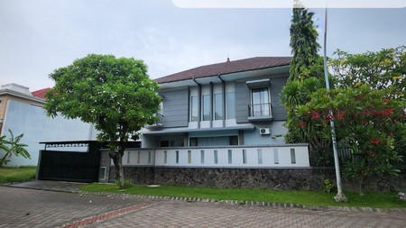 Disewakan Rumah The Chofa Plus Kolam Renang Private Pool - Full Furnished Dekat Sukomanunggal, Isen Darmo Harapan, Hokky Buah, Sekolah IPH, Pasar Modern Puncak Permai , Taman Hunian Satelit
