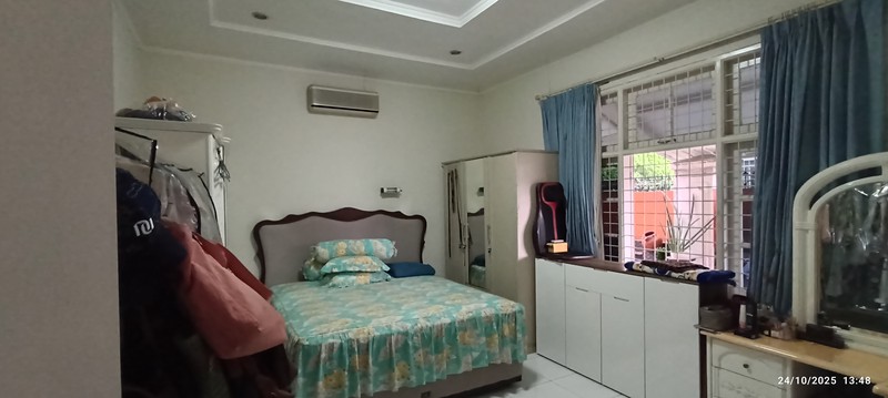 Rumah Hook Luas di Cinere - Nyaman untuk Dihuni, Menarik untuk Investasi, Akses 3 Tol!