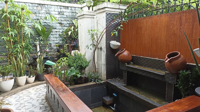 Rumah Hook Luas di Cinere - Nyaman untuk Dihuni, Menarik untuk Investasi, Akses 3 Tol!