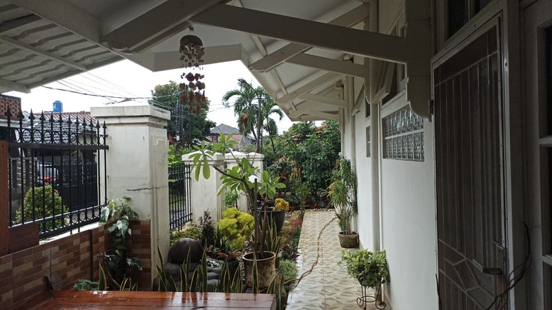 Rumah Hook Luas di Cinere - Nyaman untuk Dihuni, Menarik untuk Investasi, Akses 3 Tol!