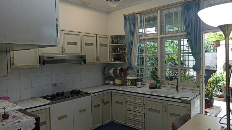 Rumah Hook Luas di Cinere - Nyaman untuk Dihuni, Menarik untuk Investasi, Akses 3 Tol!