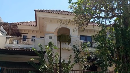 Dijual Rumah Model Classic TAMAN Hunian Satelit Sukomanunggal Surabaya