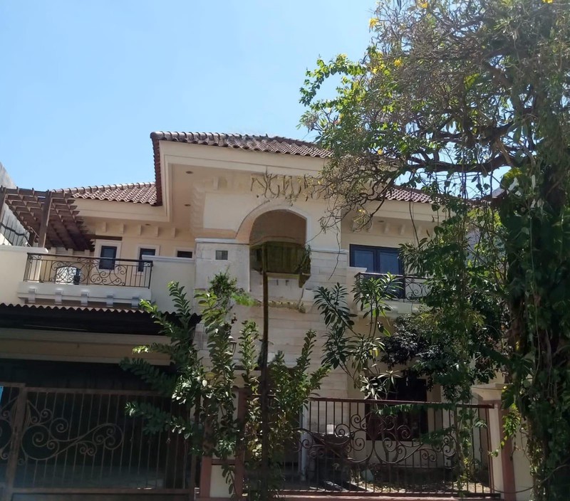 Dijual Rumah Model Classic TAMAN Hunian Satelit Sukomanunggal Surabaya