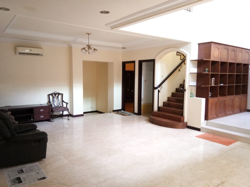 Dijual Rumah Model Classic TAMAN Hunian Satelit Sukomanunggal Surabaya