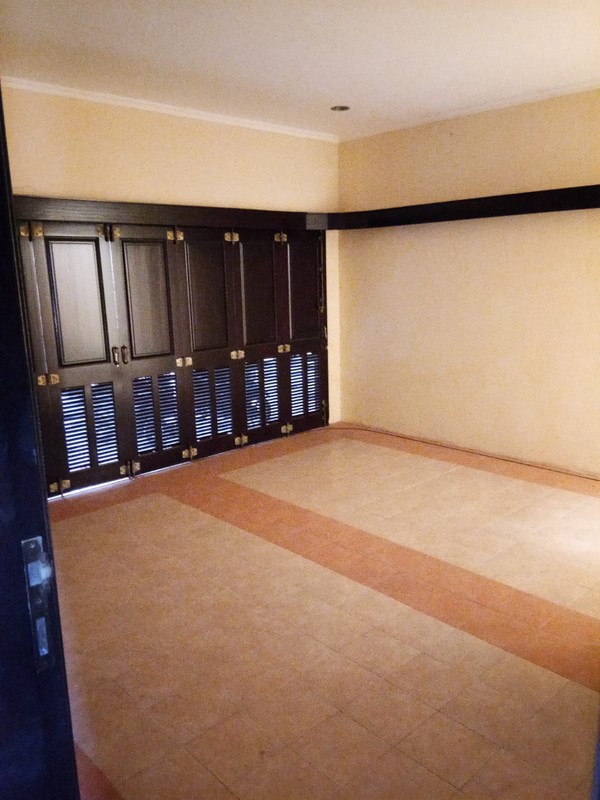 Dijual Rumah Model Classic TAMAN Hunian Satelit Sukomanunggal Surabaya