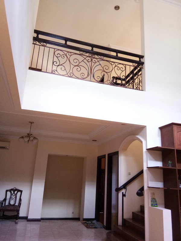 Dijual Rumah Model Classic TAMAN Hunian Satelit Sukomanunggal Surabaya