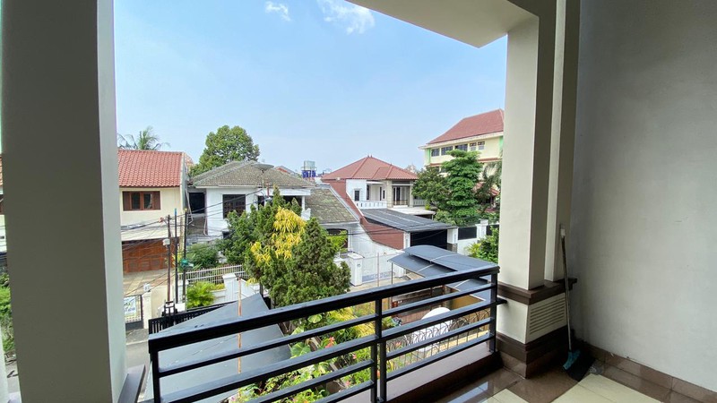 Rumah Dijual Strategis di Jl Sukabumi Utara Kebon Jeruk Jakarta