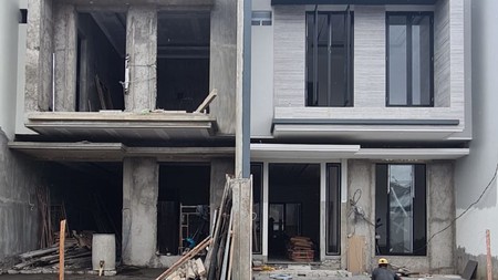 Dijual Rumah 2 lantai di Manyar Kertoadi Surabaya