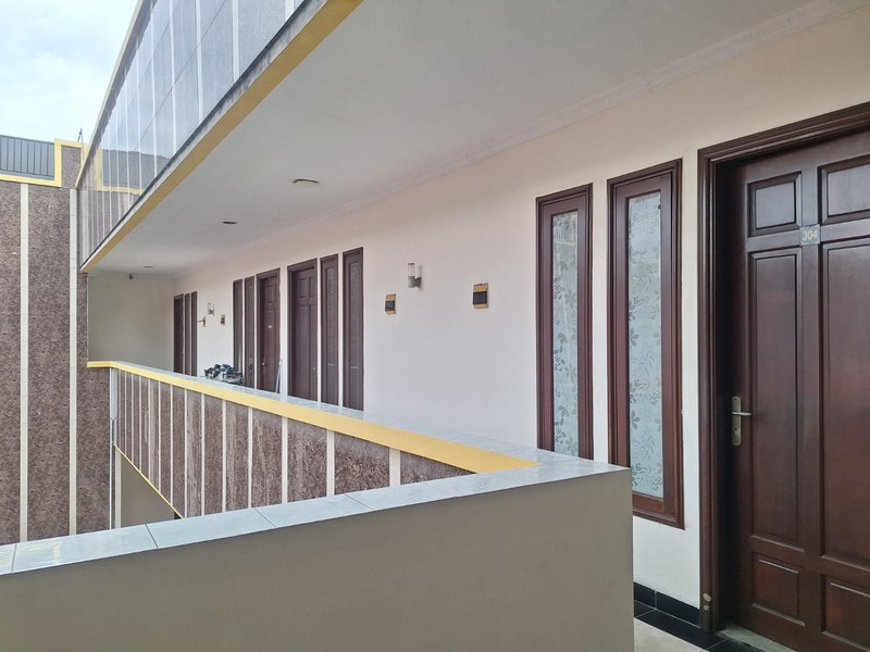 Rumah Kosan aktif menguntungkan dengan 70 kamar, 3,5 Lantai, SHM, di area Karet Belakang, Setiabudi, Jakarta Selatan