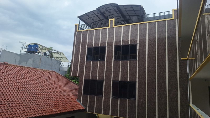 Rumah Kosan aktif menguntungkan dengan 70 kamar, 3,5 Lantai, SHM, di area Karet Belakang, Setiabudi, Jakarta Selatan