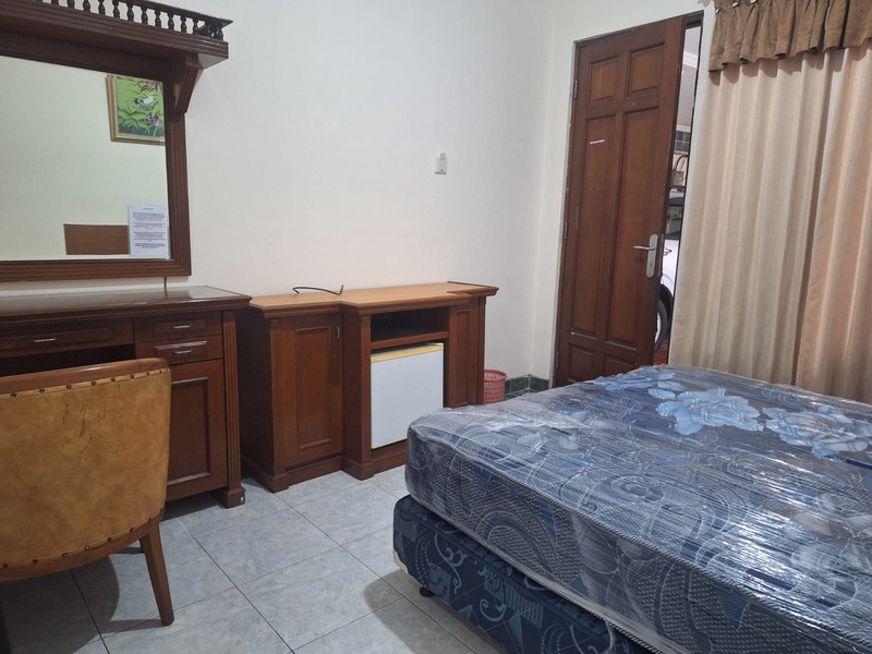 Rumah Kosan aktif menguntungkan dengan 70 kamar, 3,5 Lantai, SHM, di area Karet Belakang, Setiabudi, Jakarta Selatan