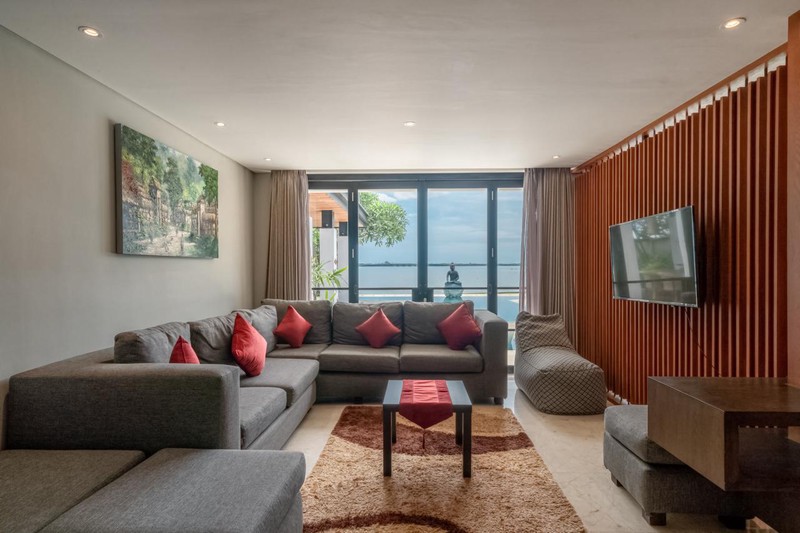 Freehold - A True Bali Bali Escape: Beachfront Villa with Rooftop Lounge & Tropical Charm, Tanjung Benoa, Nusa Dua, Bali