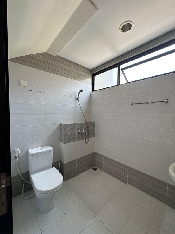 Rumah Minimalis 2 Lantai di The Eminent BSD Dekat Akses Tol