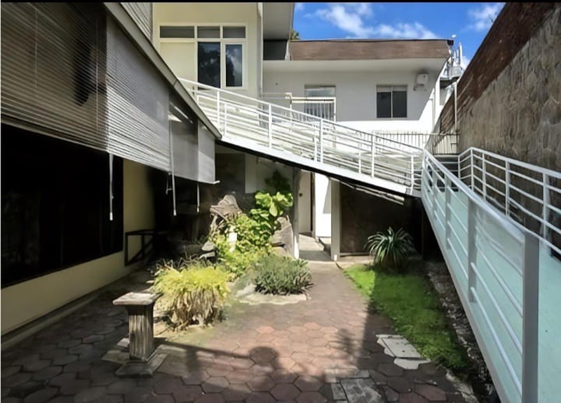 Dijual Rumah Lokasi Elie Di Daksa Kebayoran Baru Strategis Dan Nyaman Untuk Hunian.