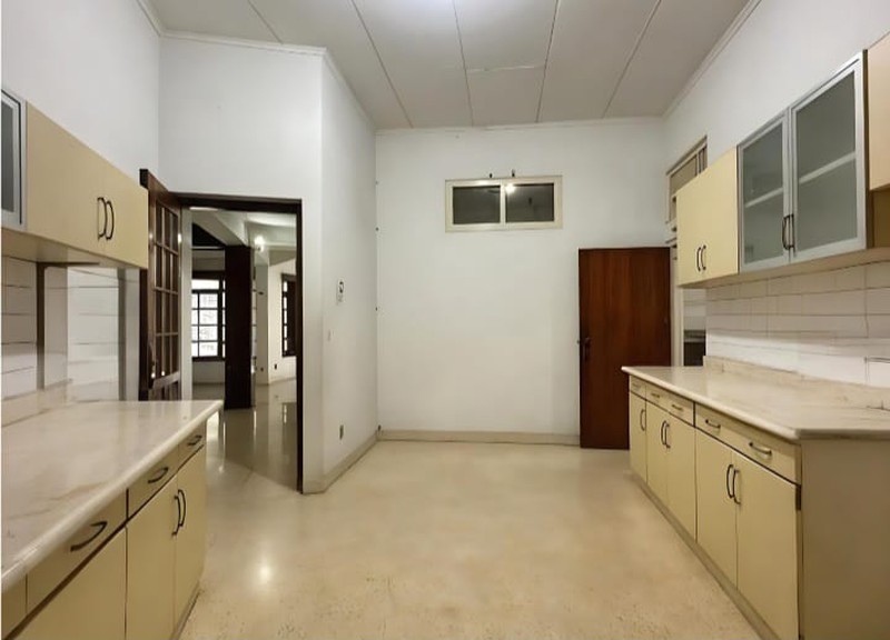 Dijual Rumah Lokasi Elie Di Daksa Kebayoran Baru Strategis Dan Nyaman Untuk Hunian.