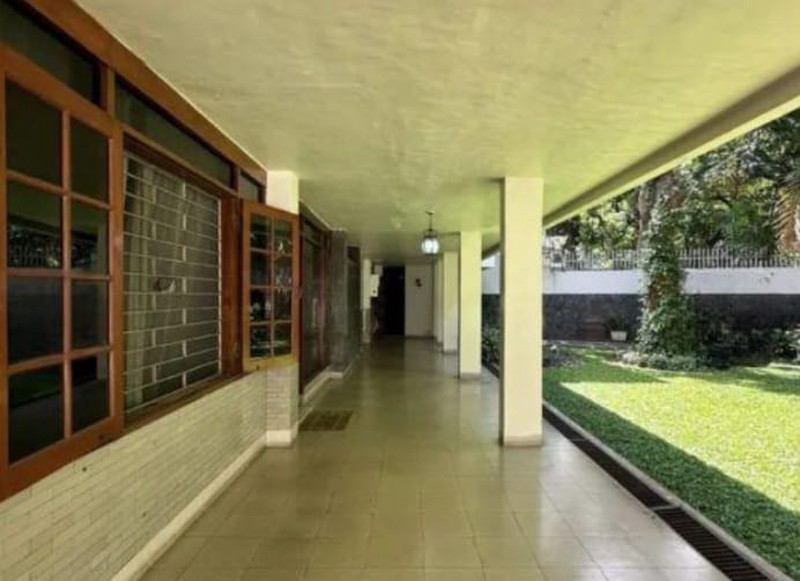 Dijual Rumah Lokasi Elie Di Daksa Kebayoran Baru Strategis Dan Nyaman Untuk Hunian.