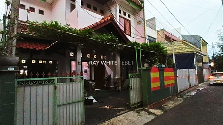Rumah 2 Lantai di Tebet Timur, Jakarta Selatan - SHM, Siap Huni