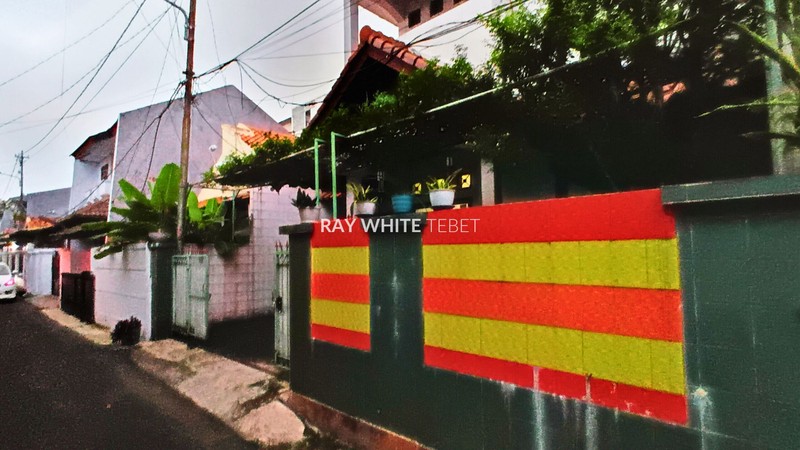 Rumah 2 Lantai di Tebet Timur, Jakarta Selatan - SHM, Siap Huni