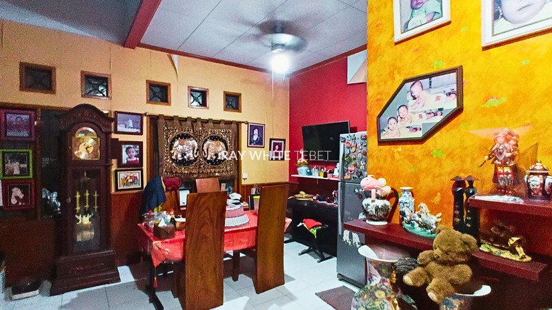 Rumah 2 Lantai di Tebet Timur, Jakarta Selatan - SHM, Siap Huni