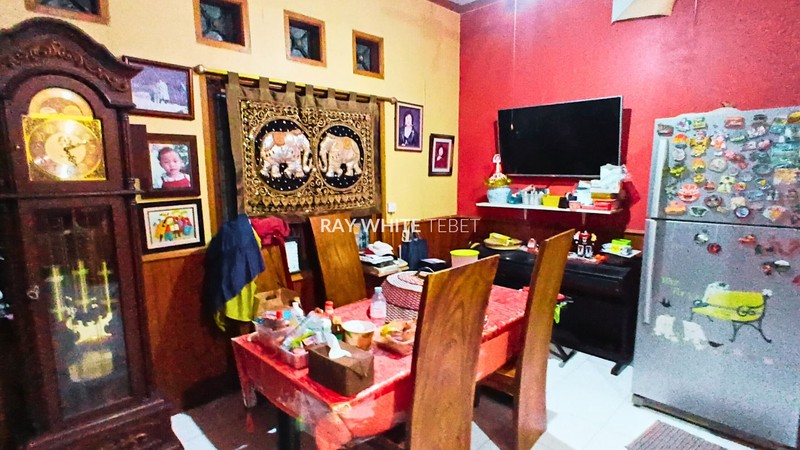Rumah 2 Lantai di Tebet Timur, Jakarta Selatan - SHM, Siap Huni