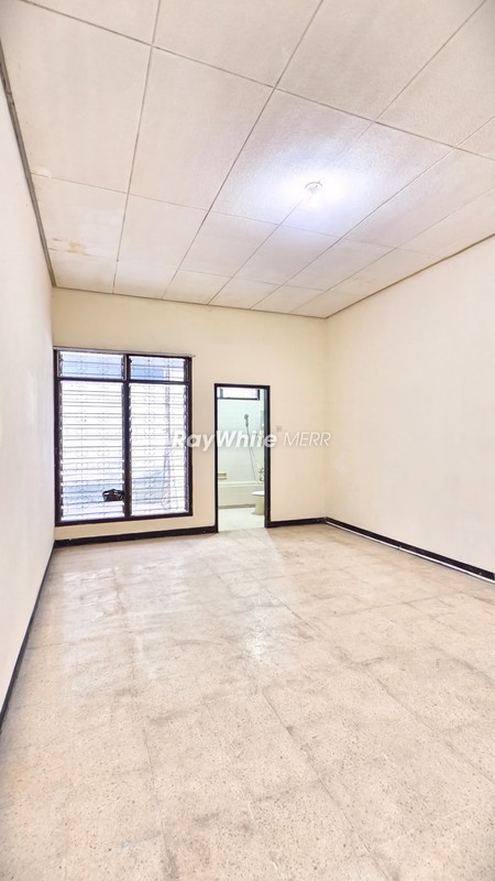 rumah luas tanah besar Surabaya Timur