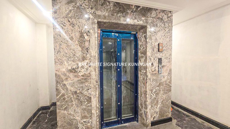 Rumah Mewah Brand New Lokasi Prestisius di Metro Alam Pondok Indah