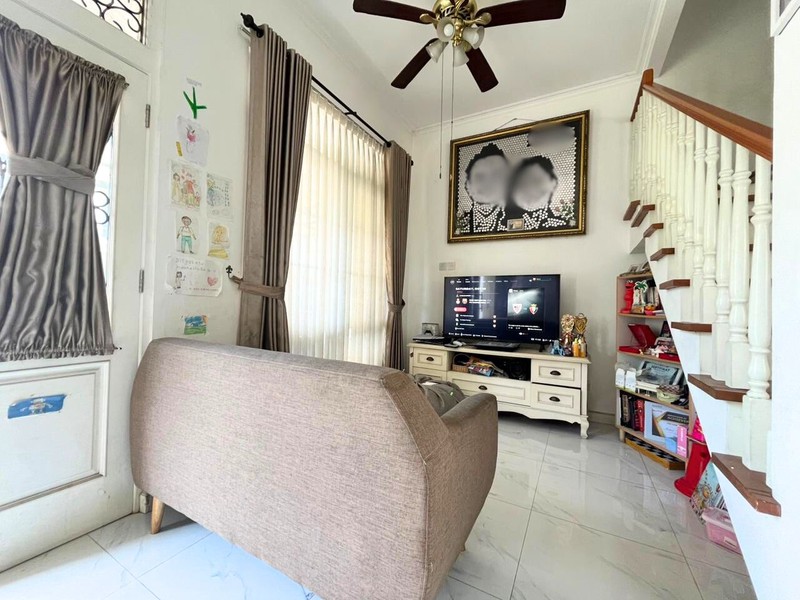 Rumah 2 Lantai Lingkungan Aman dan Nyaman Dengan Fasum Swimpool di Gandul