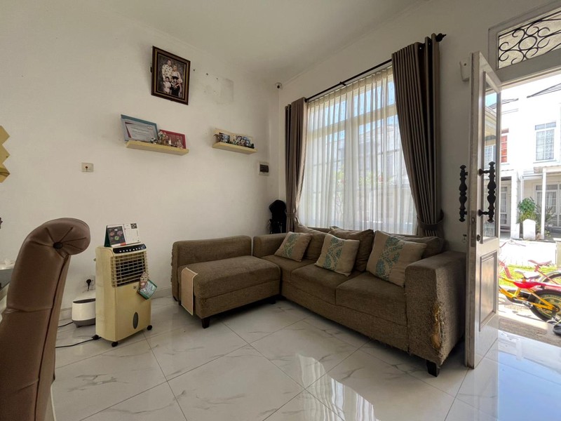 Rumah 2 Lantai Lingkungan Aman dan Nyaman Dengan Fasum Swimpool di Gandul