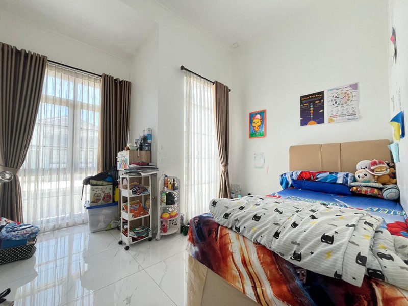 Rumah 2 Lantai Lingkungan Aman dan Nyaman Dengan Fasum Swimpool di Gandul